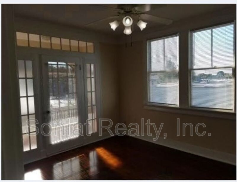 Charming one-bedroom, one-bathroom 2nd floor apartment property image