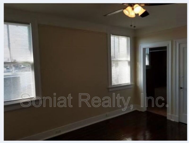 Charming one-bedroom, one-bathroom 2nd floor apartment property image