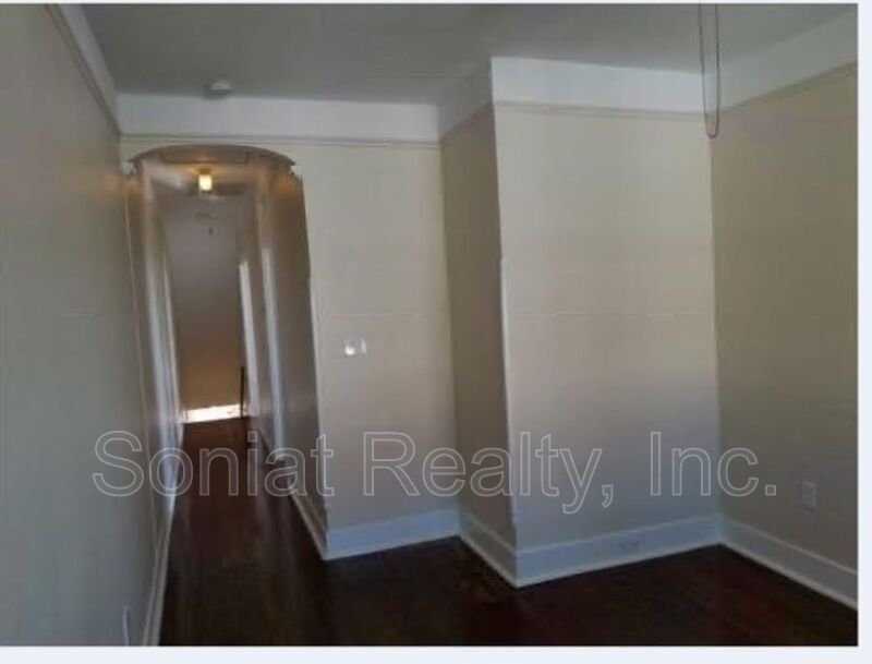 Charming one-bedroom, one-bathroom 2nd floor apartment property image