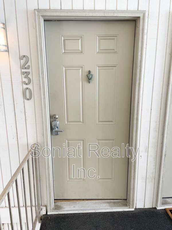 Cute Apartment Centrally Located in Metairie by EJGH property image