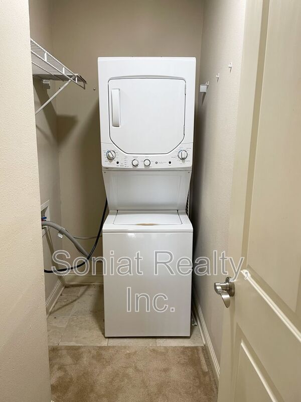 Cute Apartment Centrally Located in Metairie by EJGH property image