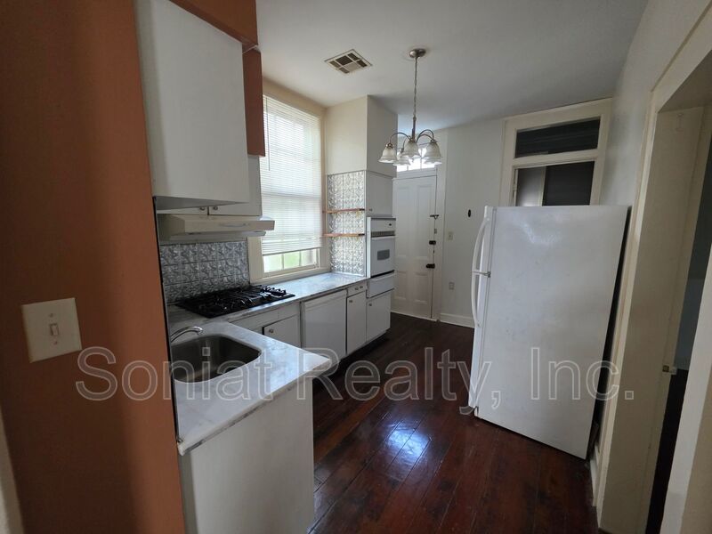 Charming 2 bedroom/1 bath in the Bywater property image