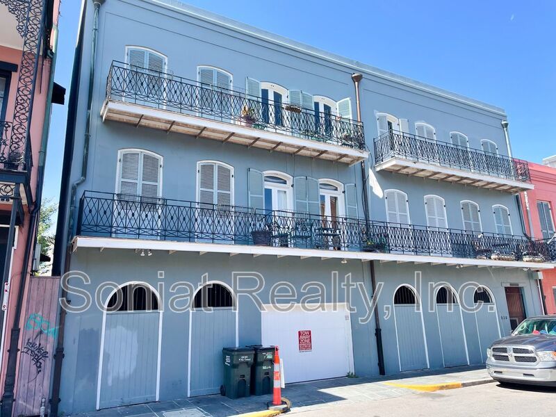 French Quarter Condo 2 Bedroom 1.5 Bath property image