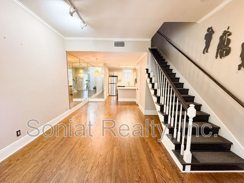 French Quarter Condo 2 Bedroom 1.5 Bath property image