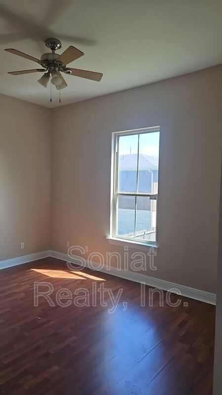 Gentilly Neighborhood property image