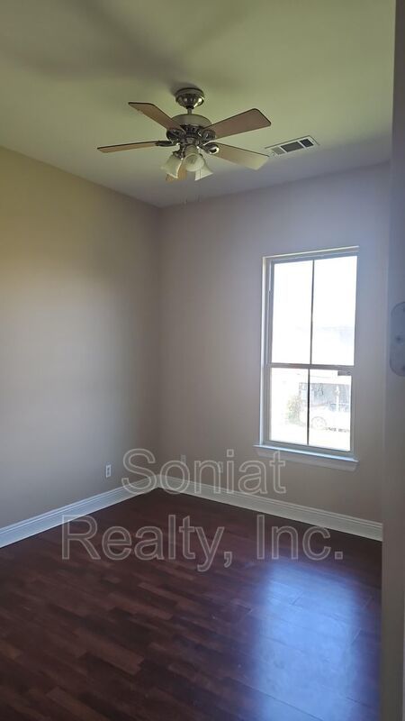 Gentilly Neighborhood property image