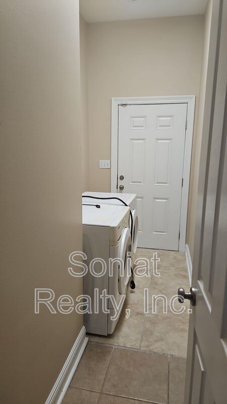 Gentilly Neighborhood property image