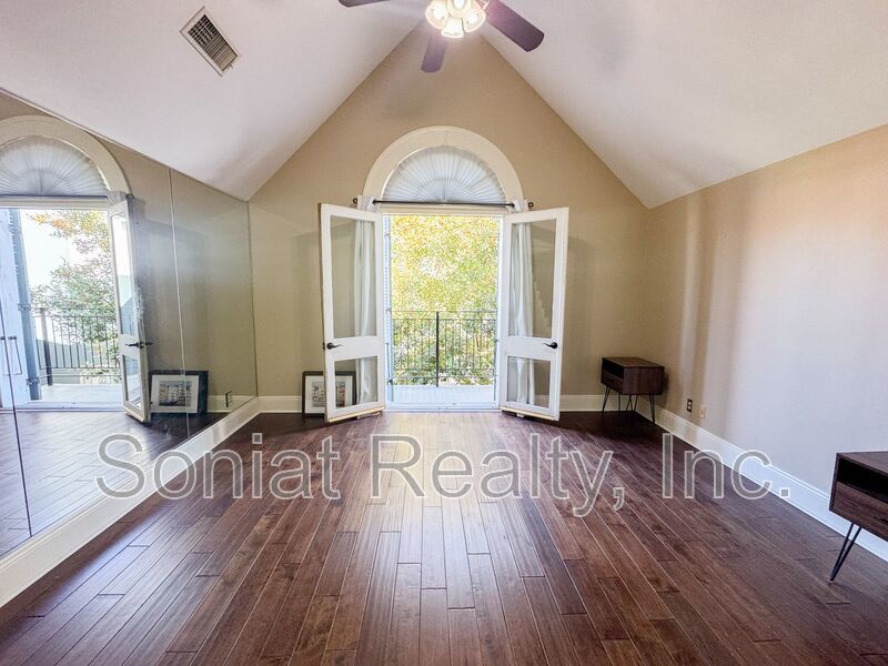 French Quarter Condo 2 Bedroom 1.5 Bath property image