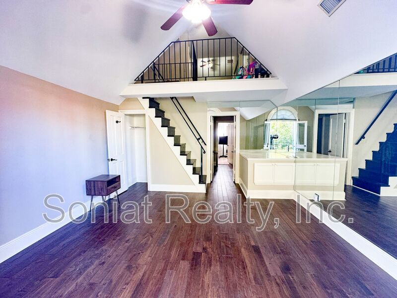 French Quarter Condo 2 Bedroom 1.5 Bath property image