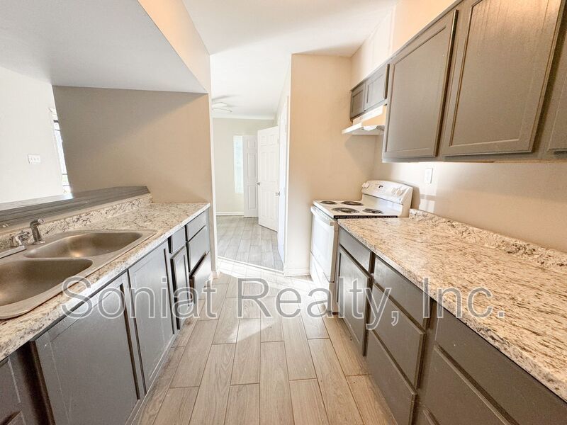 Stunning 2 Bedroom 1.5 Bath Apartment (Section 8 Welcome) property image