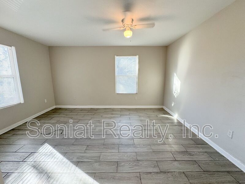 Stunning 2 Bedroom 1.5 Bath Apartment (Section 8 Welcome) property image