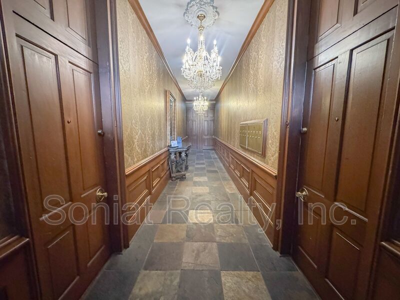 Beautiful Apartment in Garden District (Unfurnished) property image