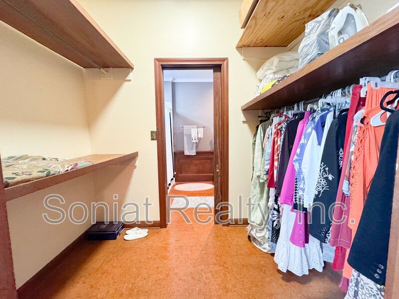 Beautiful Apartment in Garden District (Unfurnished) property image