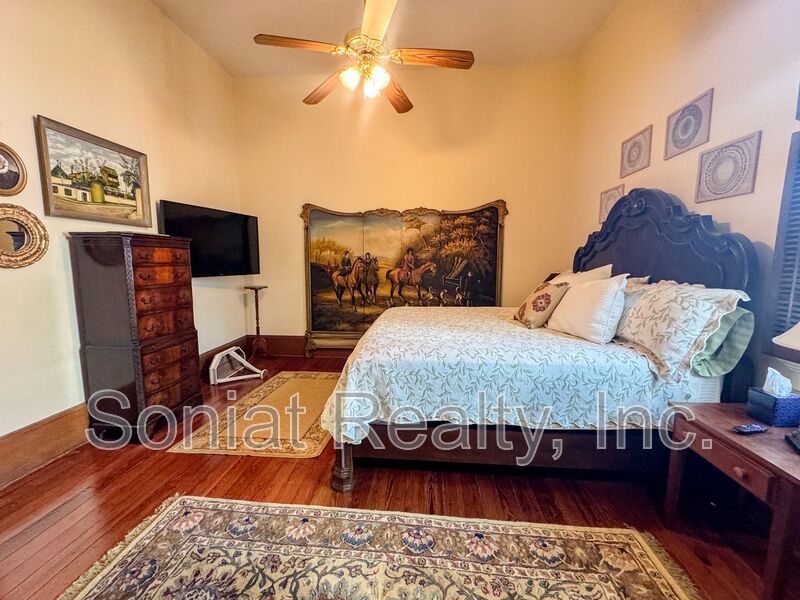 Beautiful Apartment in Garden District (Unfurnished) property image