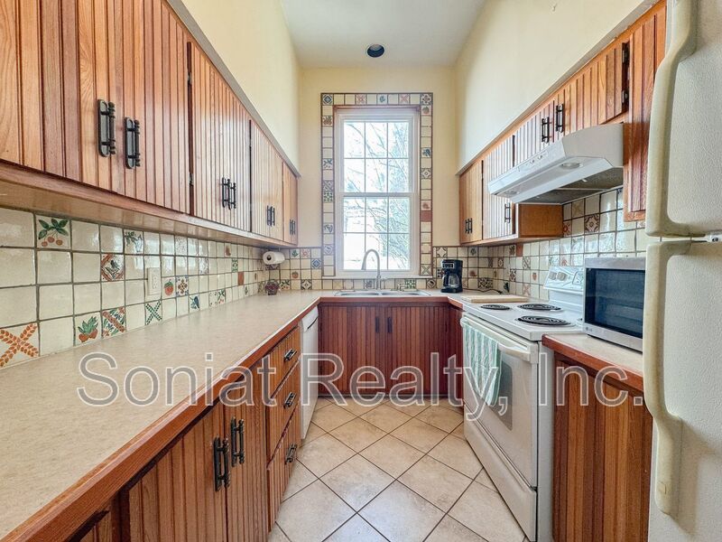 Beautiful Apartment in Garden District (Unfurnished) property image