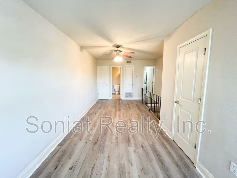 Cute Apartment Centrally Located in Metairie by EJGH property image
