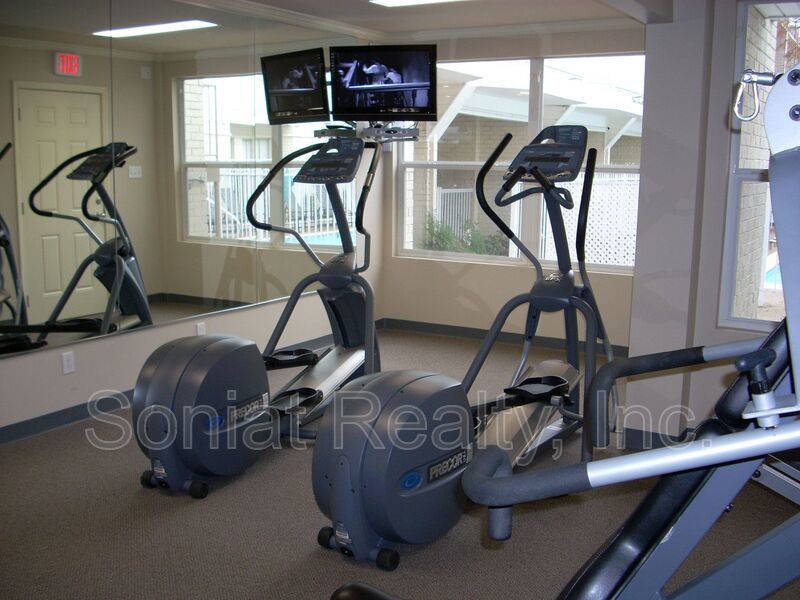 Cute Apartment Centrally Located in Metairie by EJGH property image