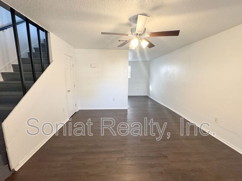 Nice 2 bedroom 1 bath Apartment on Elysian Fields (Section 8 Welcome) property image