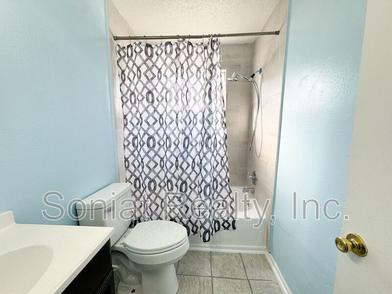 Nice 2 bedroom 1 bath Apartment on Elysian Fields (Section 8 Welcome) property image