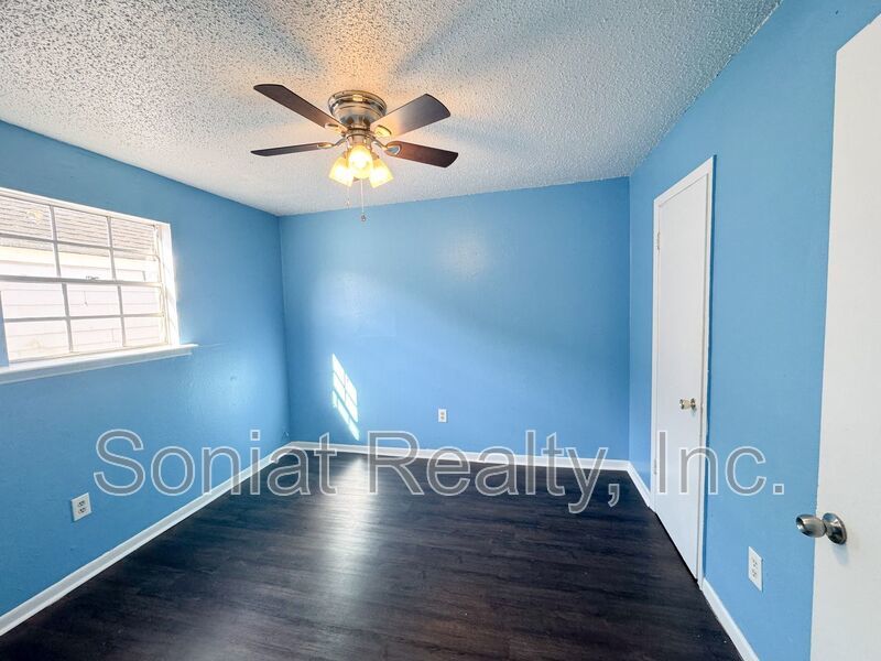 Nice 2 bedroom 1 bath Apartment on Elysian Fields (Section 8 Welcome) property image