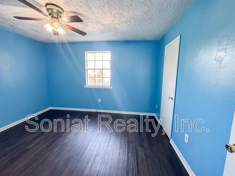 Nice 2 bedroom 1 bath Apartment on Elysian Fields (Section 8 Welcome) property image