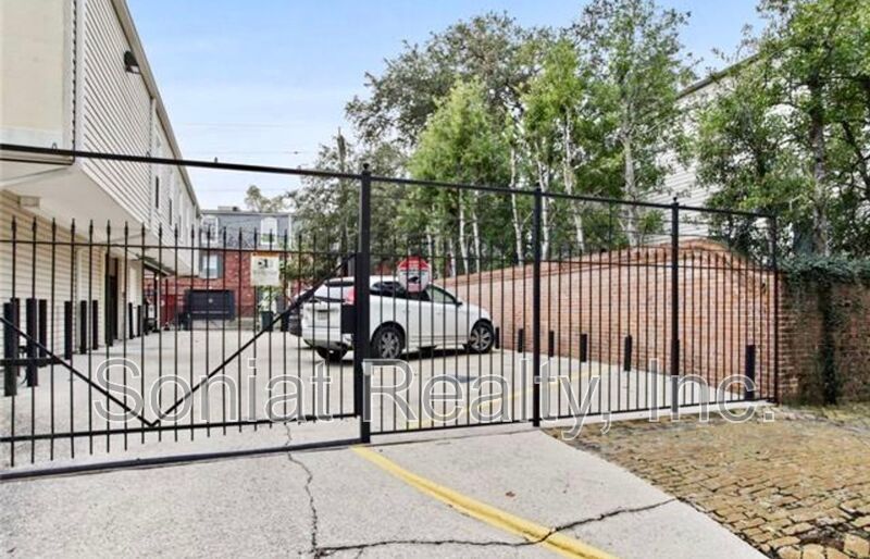 Stunning Condo on St. Charles Ave. property image