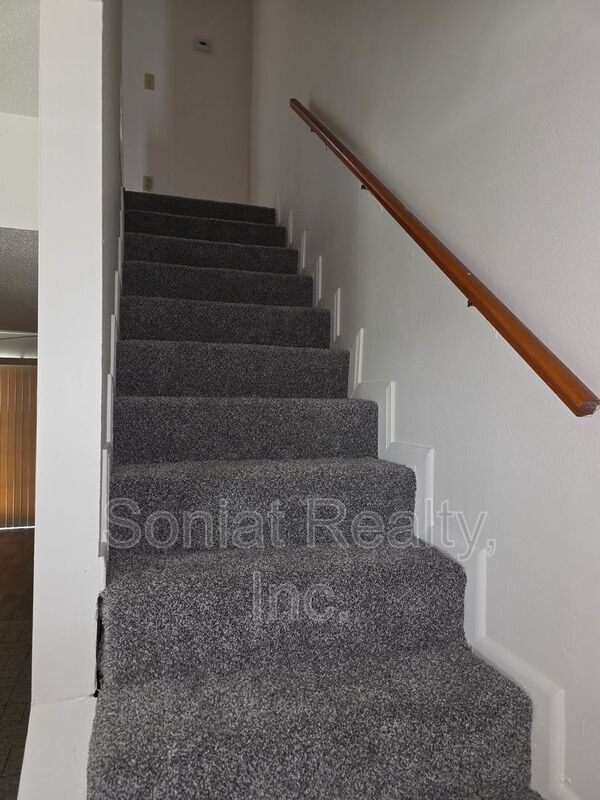 2-bedroom 1.5 bath s mid-city unit property image