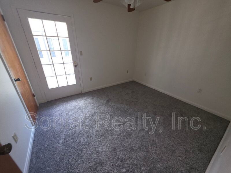 2-bedroom 1.5 bath s mid-city unit property image