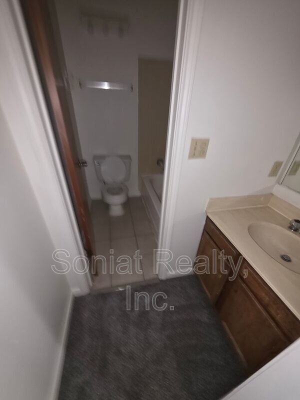 2-bedroom 1.5 bath s mid-city unit property image