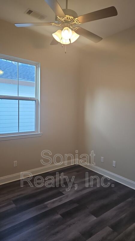 SECTION 8 WELCOME! property image