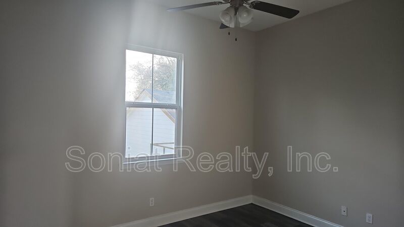 SECTION 8 WELCOME! property image