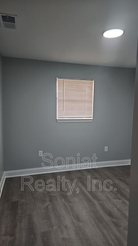Holy Cross Unit Available property image