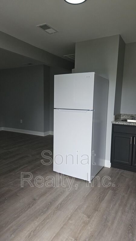 Holy Cross Unit Available property image