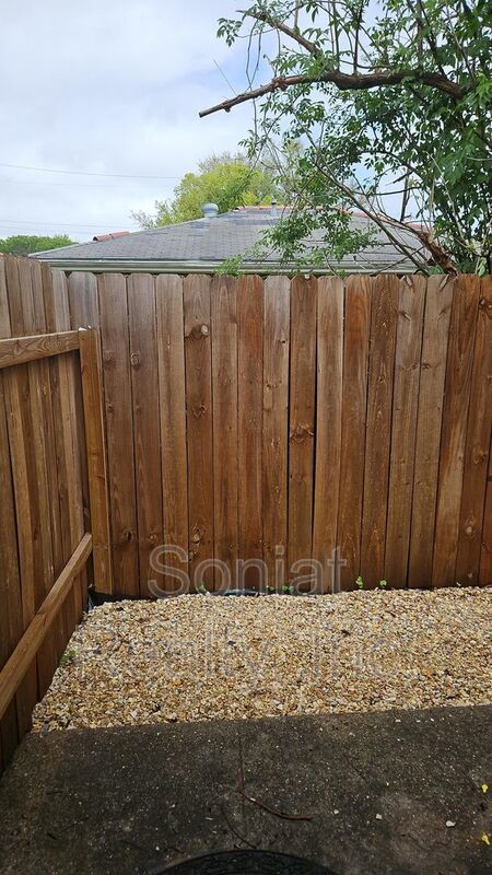 Holy Cross Unit Available property image