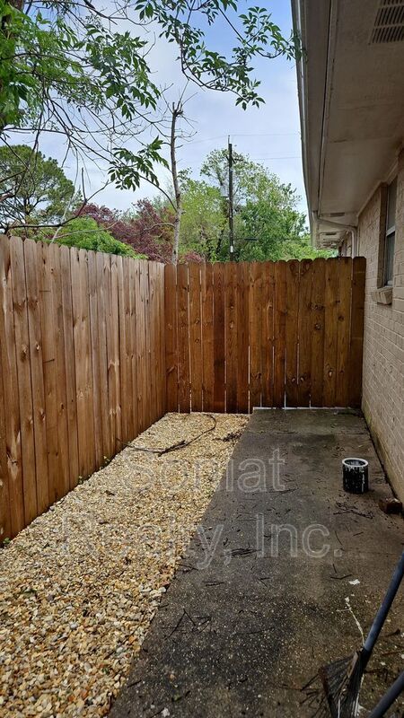 Holy Cross Unit Available property image