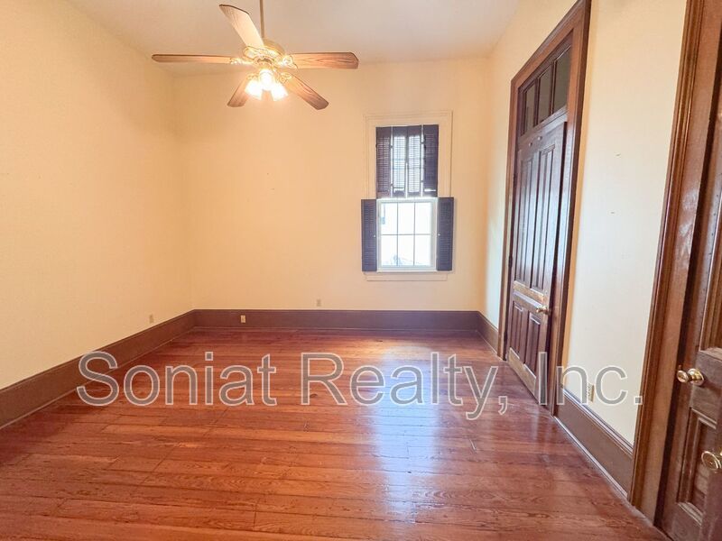 Beautiful Apartment in Garden District (Unfurnished) property image