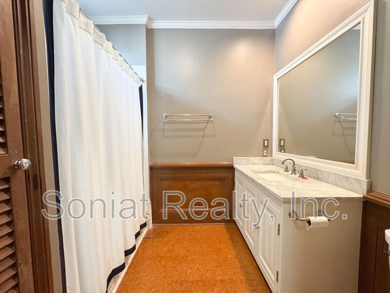 Beautiful Apartment in Garden District (Unfurnished) property image