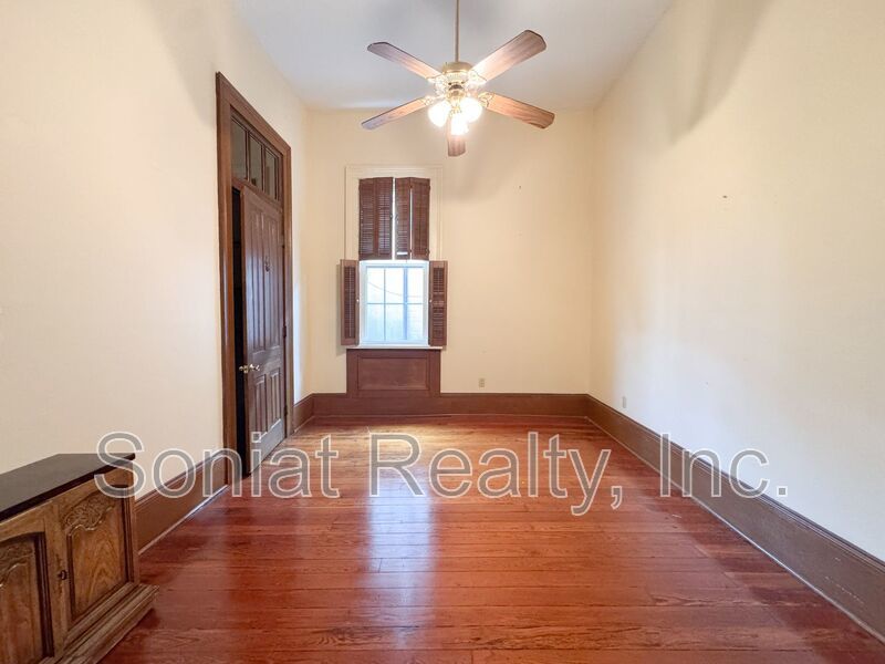 Beautiful Apartment in Garden District (Unfurnished) property image