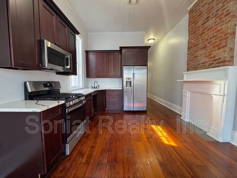 Astonishing 2-bedroom, 2-bath home in the Marigny property image