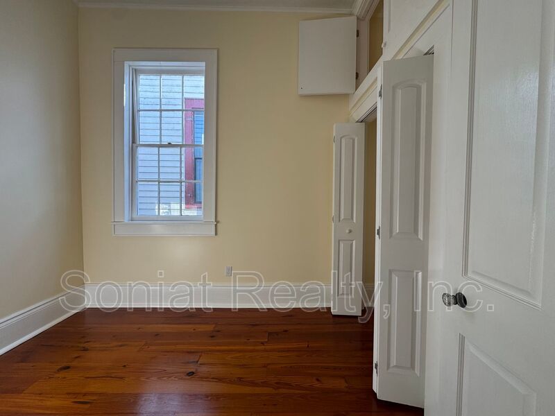 Astonishing 2-bedroom, 2-bath home in the Marigny property image