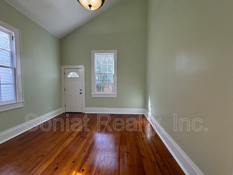 Astonishing 2-bedroom, 2-bath home in the Marigny property image