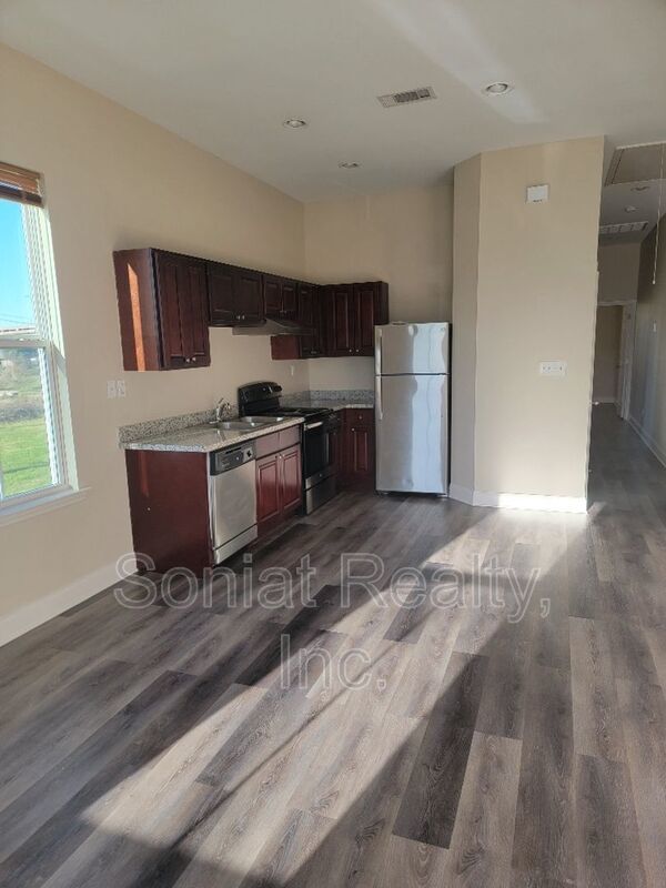 New Orleans East Unit Available property image