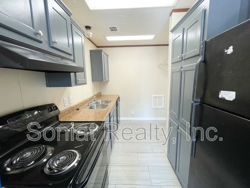 Accepts Vouchers- 3 Bedroom 2 Bath Apartment Home property image