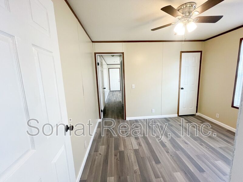 Accepts Vouchers- 3 Bedroom 2 Bath Apartment Home property image
