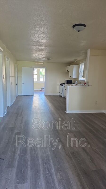 Accepts Vouchers-Single New Orleans East Property Available property image