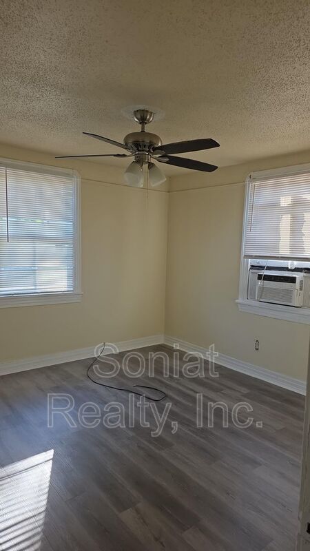 Accepts Vouchers-Single New Orleans East Property Available property image