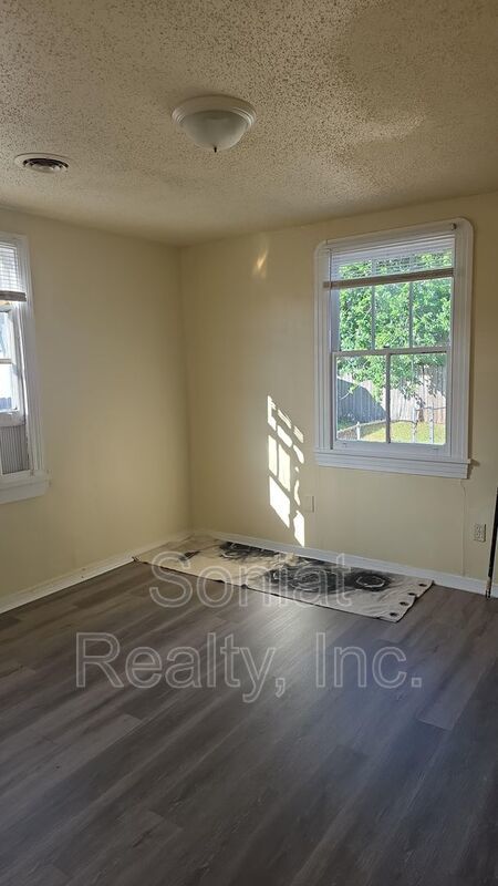 Accepts Vouchers-Single New Orleans East Property Available property image
