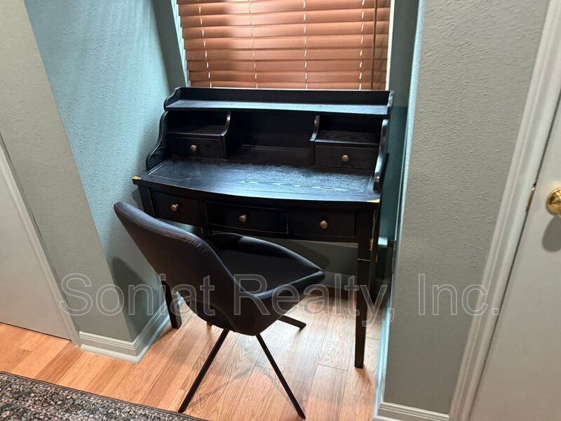 Mid-Term - St. Charles Living - Furnished Condo on the Parade Route w/ Balcony & Parking property image