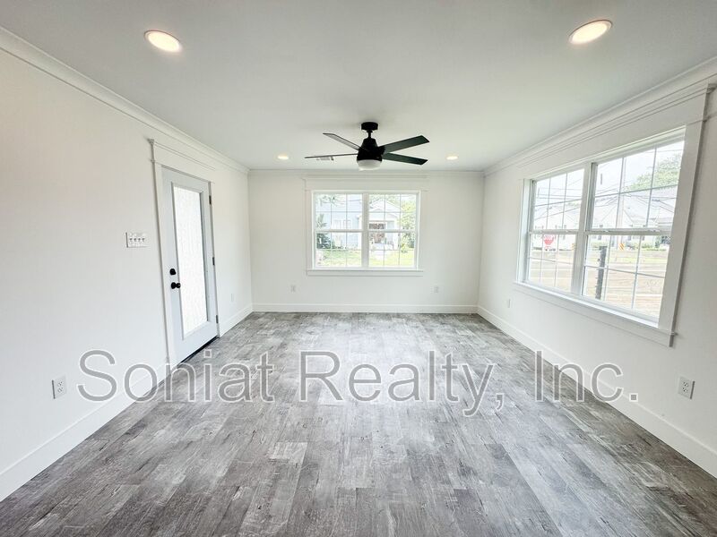 Beautiful 2 Bedroom in Jefferson Heights property image