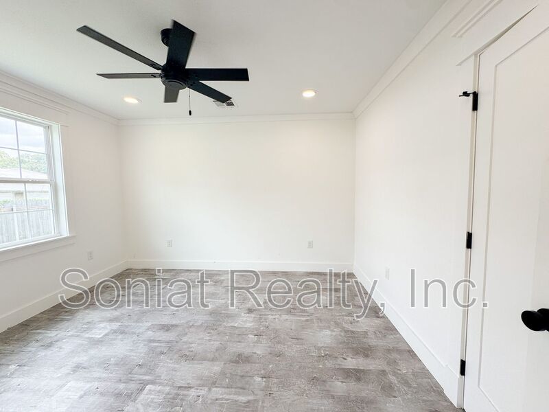 Beautiful 2 Bedroom in Jefferson Heights property image